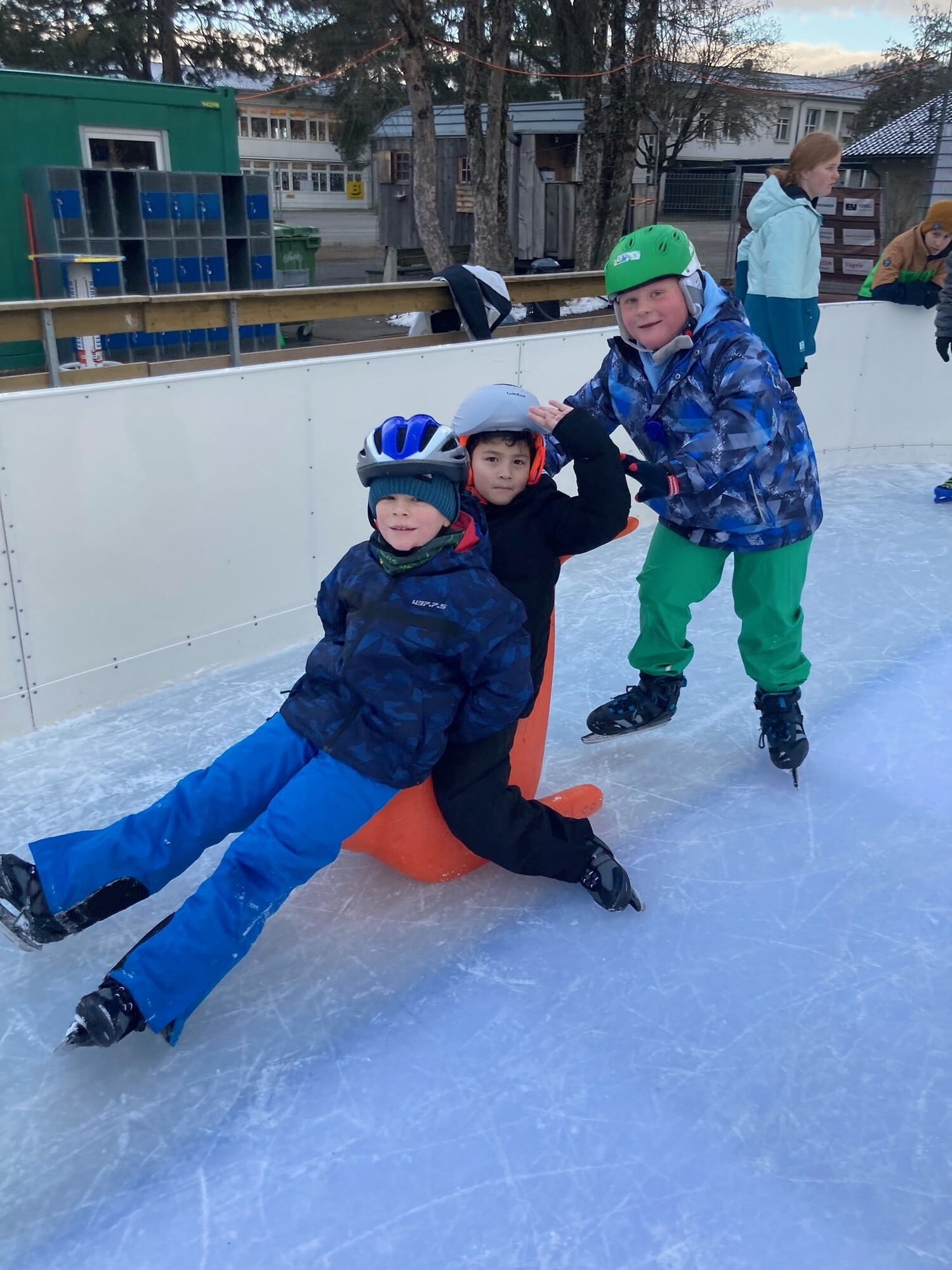 Besuch auf dem Eisfeld